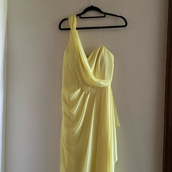 One shoulder full length yellow formal dress worn once size 12 very flattering - Picture 3 of 6